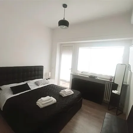 Rooftop Appia Antica , Silent And Reserved Two Bedrooms Two Bathrooms * Řím